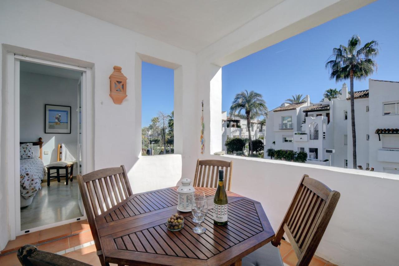 Exceptional Beachfront Complex With Pool In Costalita, Estepona Dış mekan fotoğraf