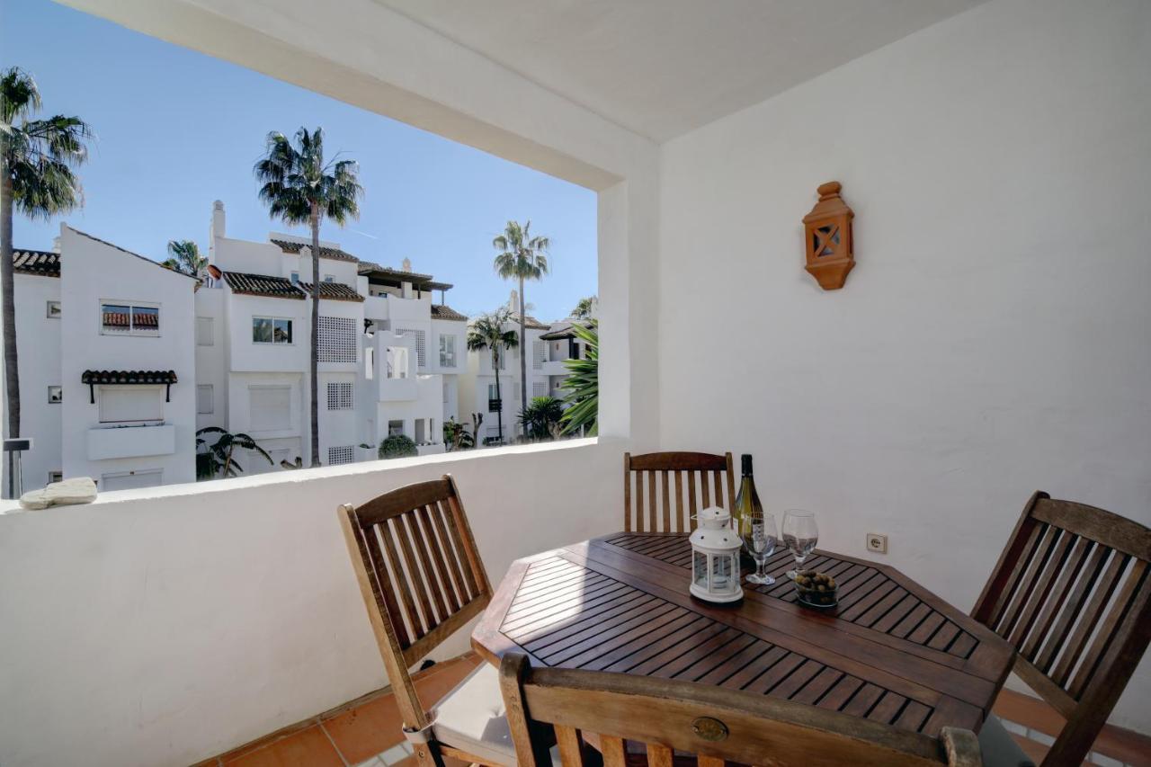 Exceptional Beachfront Complex With Pool In Costalita, Estepona Dış mekan fotoğraf